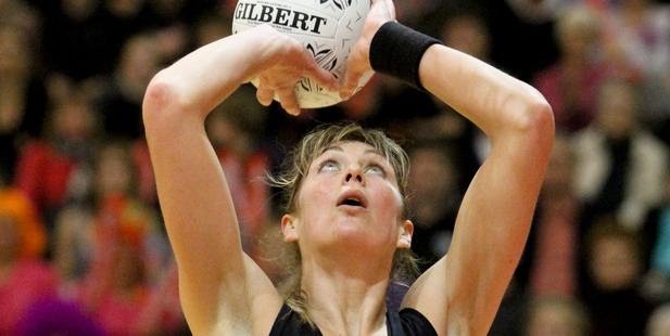Silver Fern, Irene Van Dyk. Photo / PHOTOSPORT