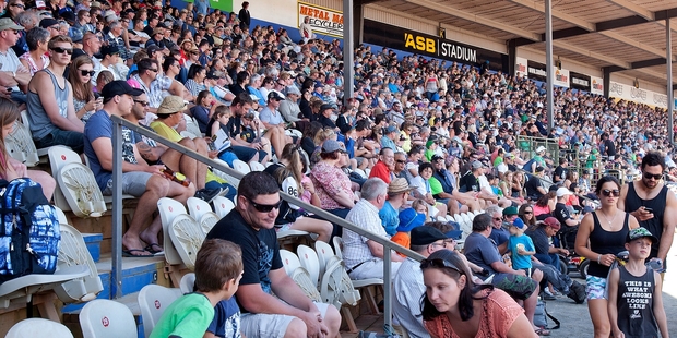 A huge crowd packed out ASB Baypark Stadium during Round 2 of the ENZED Jetsprint Racing Championships on Saturday. Photo/Andrew Warner