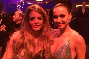 Q: Think Lorde was the only Yelich-O'Connor to rub shoulders with pop royalty backstage at the Grammys? A: Think again. Little sis India, 15, posed up with Katy Perry.