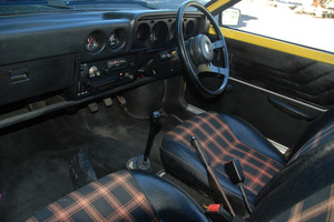 Suzuki SC100 GX interior