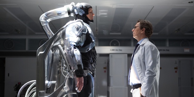 Alex Murphy (Joel Kinnaman) wakes up to find his doctor (Gary Oldman) has some bad news.