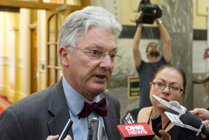 As one of Labour's prime "attack" MPs and one who knows Parliament's rules backwards, Trevor Mallard is the ideal person to hound and harass Peter Dunne.