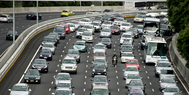 Rush hour traffic heads out of Auckland City towards the North Shore. Photo / Dean Purcell