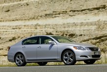 Lexus GS.