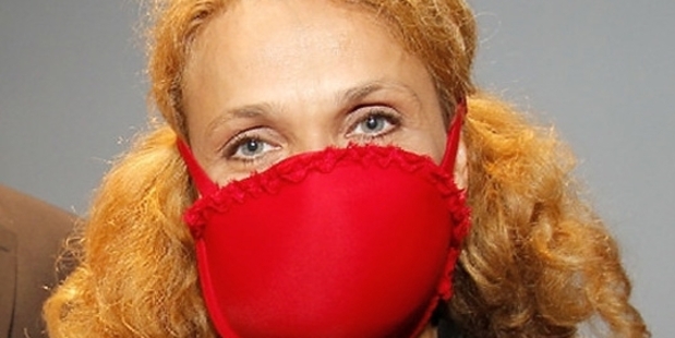 The Emergency Bra is worn under clothing like a regular brassiere and separates into two masks that can be pulled over the nose and mouth to filter out harmful airborne pollutants.