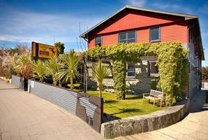 The Black Sheep Backpackers sale is an opportunity to invest in the Queenstown tourism industry.