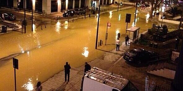 Sewage flooding Clapham Rd. Photo / Twitter