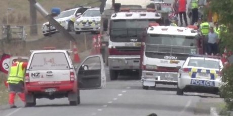 http://media.nzherald.co.nz/webcontent/image/jpg/201510/crash_460x23035702.jpg