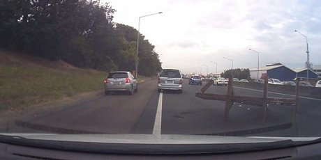 http://media.nzherald.co.nz/webcontent/image/jpg/201510/steelmotorway_460x230.jpeg