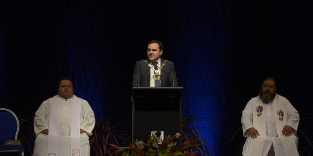 Porirua Mayor Nick Legget pays tribute to Jerry Collins. Photo / Simon Woolf