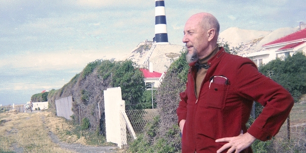 Len Lye returned to New Zealand briefly in  1968 and visited his old childhood home at Cape Campbell.