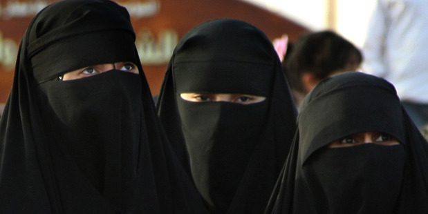Praise clashes with Saudi princesses' tale