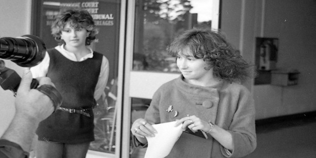 Jane Sabine and her sister Lee, left, at the courthouse. 25 September 1984. Photo / Michael Bramley