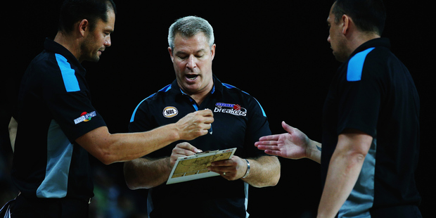 Head coach Dean Vickerman talks with assistant coach Judd Flavell and Paul Henare. Photo / Getty Images