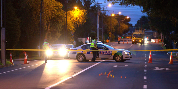 Police cordon at the corner of Huia Rd and East Tamaki Rd in Papatoetoe. Photo / Jason Oxenham