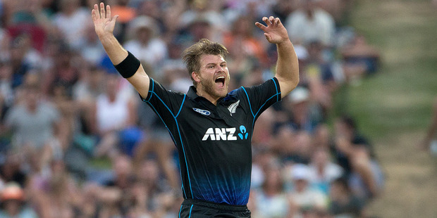 Black Caps bowler Corey Anderson. Photo / Alan Gibson.