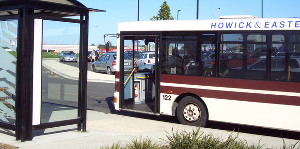 First Union bus organiser Rudd Hughes said more than 100 Howick and Eastern drivers will let cash-paying customers on to their buses for free.