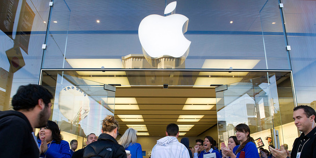 Last year, Apple's unrepatriated profits reached US$200 billion, up from US$157 billion in 2014 and $111 billion in 2013, according to the report. Photo / Bloomberg