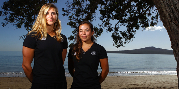 Molly Meech (L) and Alex Maloney, 49erFX. Photo / William Booth