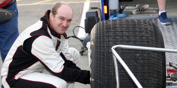 Martin Jamieson won the South Pacific 6-shooter title at Baypark Family Speedway at the weekend. Photo / Stuart Whitaker