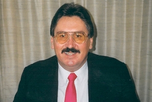 Peter Beckett.