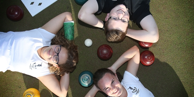 BIG FUTURES: Tauranga Girls' bowlers Dannika Worthington (left) and Jordan Gilby with Anthony Oeullet from Tauranga Boys' College. PHOTOS/JOHN BORREN