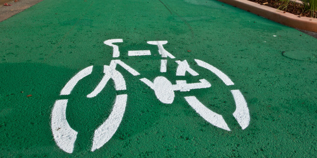 Scooters and motorbikes are not allowed in bike lanes or shared paths like those in Tamaki Drive (or in Advanced Stop Boxes, for that matter). Photo / Stephen Parker
