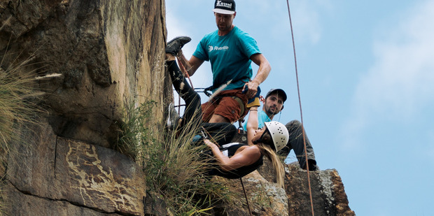 Jordan Mauger's abseiling date with The Bachelor NZ girls goes horribly wrong in Brisbane.