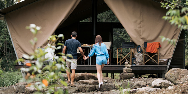 Jordan and Storm enjoy a romantic date together on The Bachelor NZ.