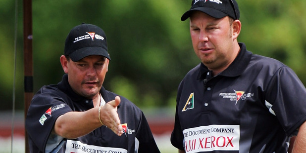 Ali Forsyth and Tony Grantham talk tactics during the New Zealand Bowls Open. Photo / Getty Images