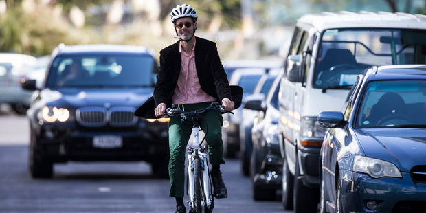 Herald journalist Martin Johnston road-tests an electric bike in Auckland city traffic. Photo / Jason Oxenham