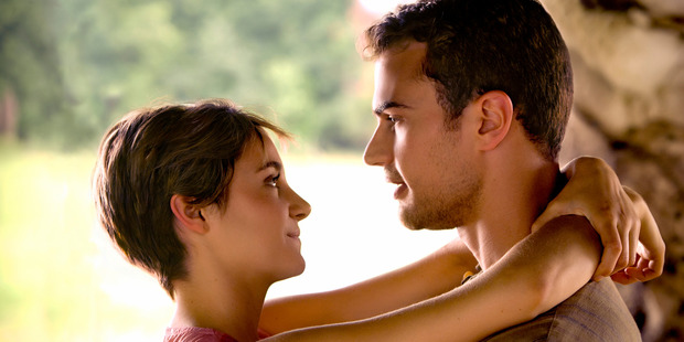 Tris (Shailene Woodley) and Four (Theo James) in a scene from Insurgent.