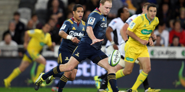 Matt Faddes of the Highlanders prepares to kick. Photo / Getty Images