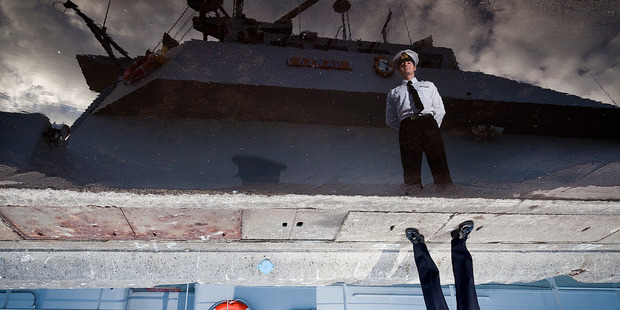 Lieutenant Dave Luhrs on the HMNZS Hawea. Photo/Andrew Warner