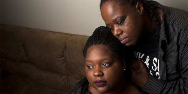 Romechia Simms, left, with her mother, Vontasha Simms, in their home in Waldorf. Photo / Washington Post