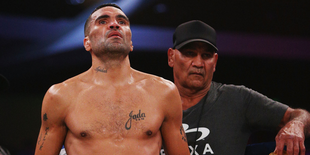 Anthony Mundine (L) believs he can make the transition from the boxing ring back onto the football field. Photo / Getty Images