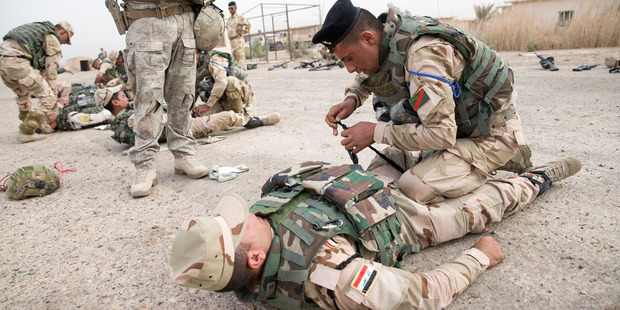 Kiwi troops training Iraqi soldiers at Taji Military Camp. Photo / Mike Scott