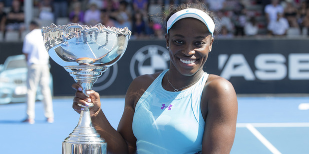 Sloane Stephens with the ASB Classic trophy. Photo / Michael Craig