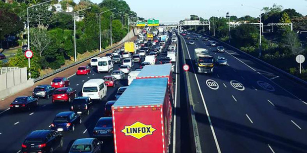 Heavy traffic on the Southern motorway as seen from the Mt Hobson footbridge looking south. Photo / Supplied