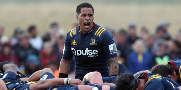 Aaron Smith, the self-appointed one-man pep-squad of the team, coaxes the troops. Photo / Getty Images