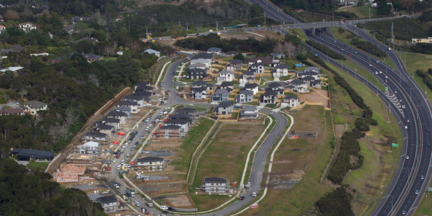 A Housing subdivision at Greenhithe, Auckland, next to Upper Harbour Motorway. Political support for ditching Auckland's urban limit is growing. File Photo / Brett Phibbs.