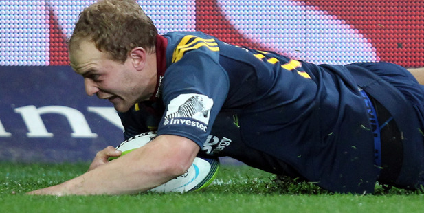 Matt Faddes of the Highlanders scores a try. Photo / Getty