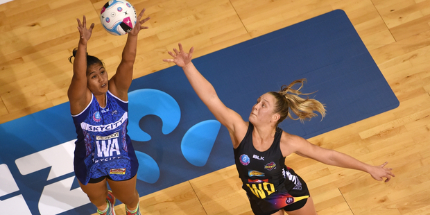 The Mystics (left) fell in a close loss to the Magic (right). Photo / Photosport