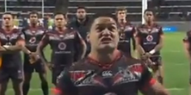Isaac Luke gave his hometown fans a haka after the Warriors' loss. Photo / Twitter.