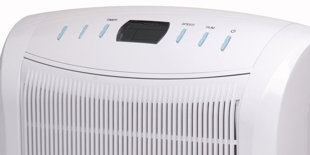 The affected 2013 model - Nouveau 16L electronic dehumidifier (Model NH-DB16E) - carries both this model number and the date code 0213.