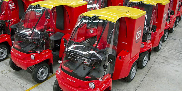 The four wheel Paxsters will be used to deliver parcels and mail in residential areas of New Zealand's larger towns and cities, starting on Auckland's North Shore.