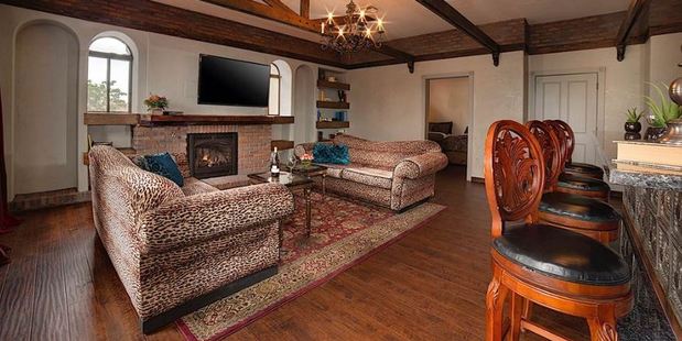Lounge and bar area.