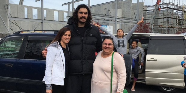 Steven Adams poses with fans in Rotorua today. Photo / Supplied