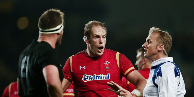 Alun Wyn Jones of Wales makes a case to Referee Wayne Barnes during the International Test match between the New Zealand All Blacks and Wales. Photo / Getty Images.