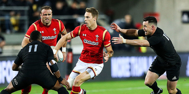 Wales coach Warren Gatland should be concerned at his team's failure to adjust. photo / Getty
